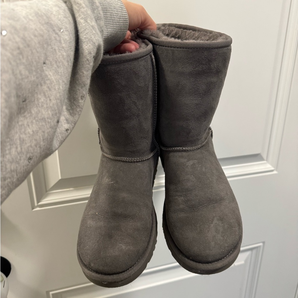 Women’s Uggs - image 1